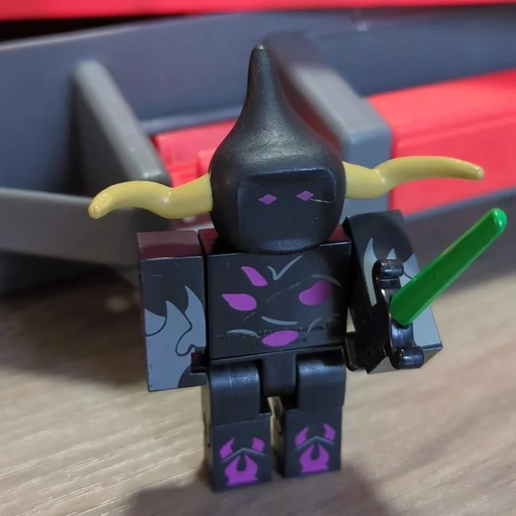 Roblox Series 2 Azurewrath Lord of the Void Minifig - Picture 2 of 4